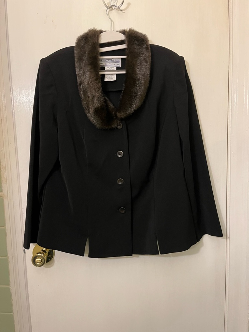 Jessica Howard Black Jacket with Brown Faux Fur Collar. Size 16